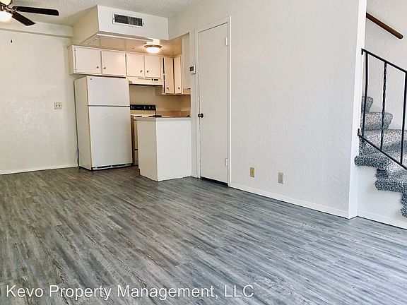 4th image of 1300 Crown Point Ave APT 23