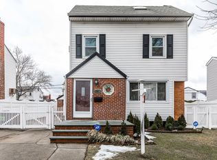 16618 22nd Ave, Flushing, NY 11357