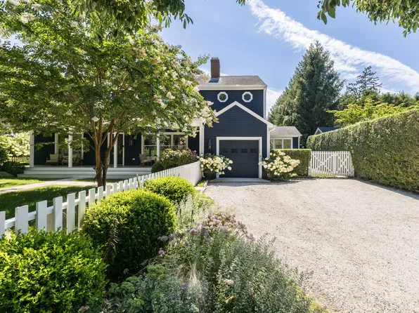 4 Winthrop Rd, Shelter Island, NY 11964