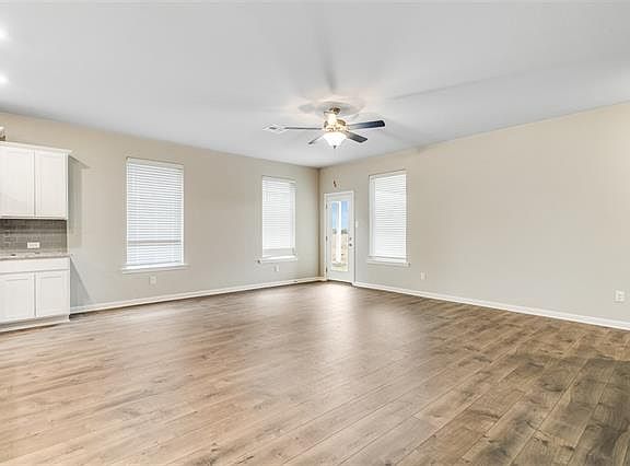 4th image of 2448 Reserve Dr