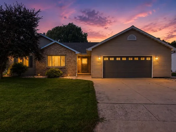 1203 Montclaire Ct, Appleton, WI 54915