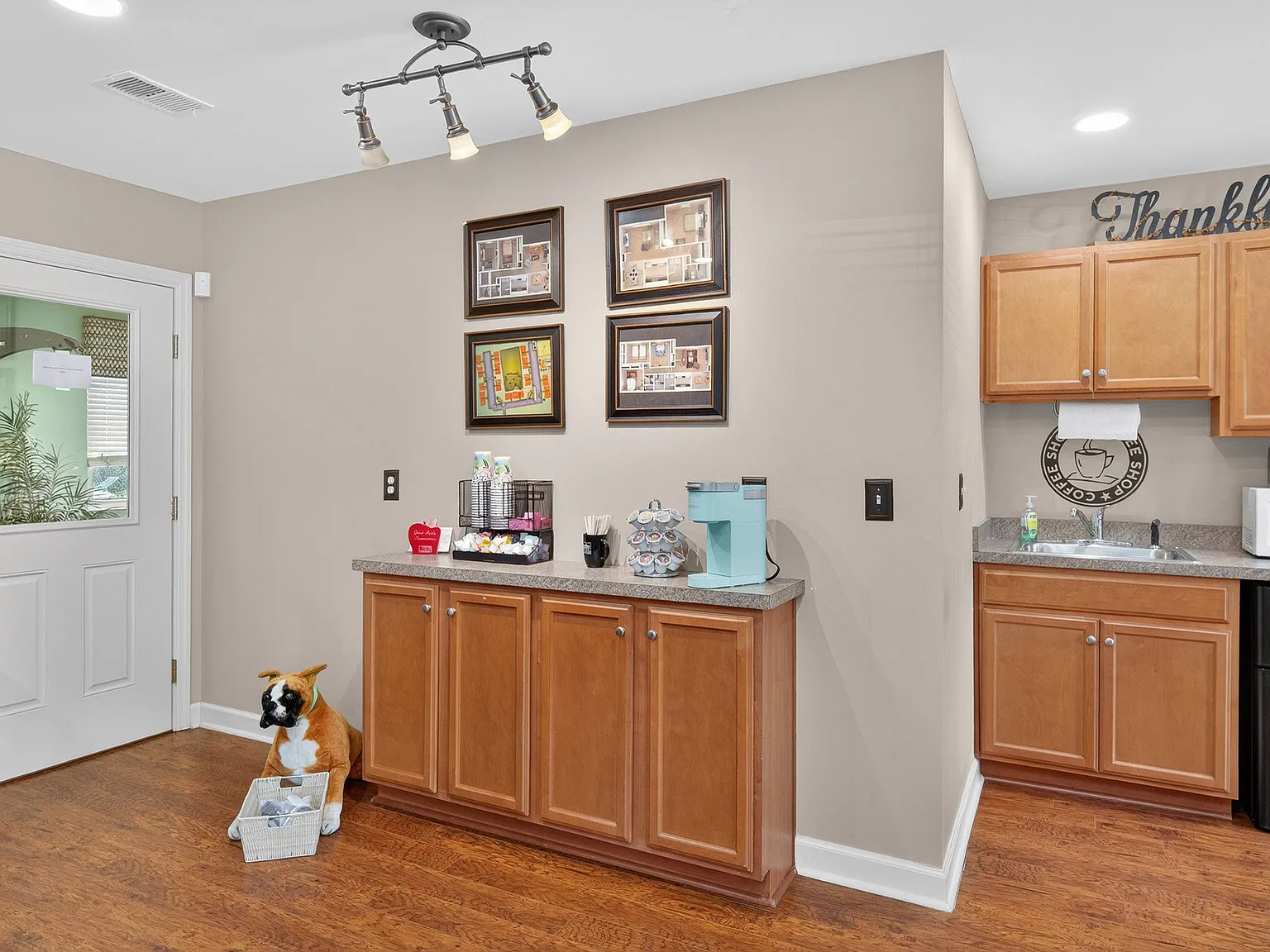 Sawbranch Apartments — Photo 2
