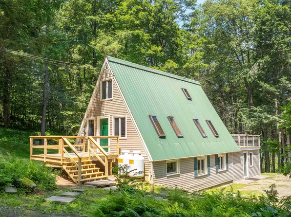 18 Hemlock Hill Road, Newfane, VT 05345