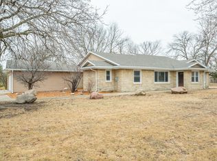 4070 Alices Rd, Clive, IA 50325