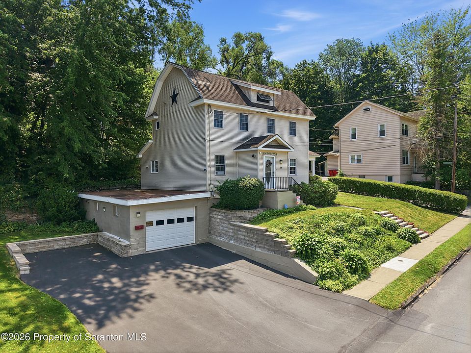 1st image of 50 Laurel St