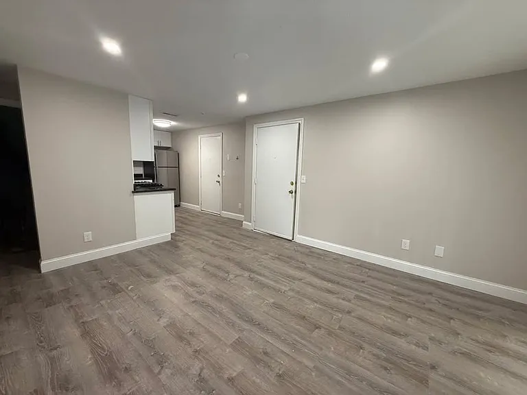 Pondsview Apartments — Photo 156