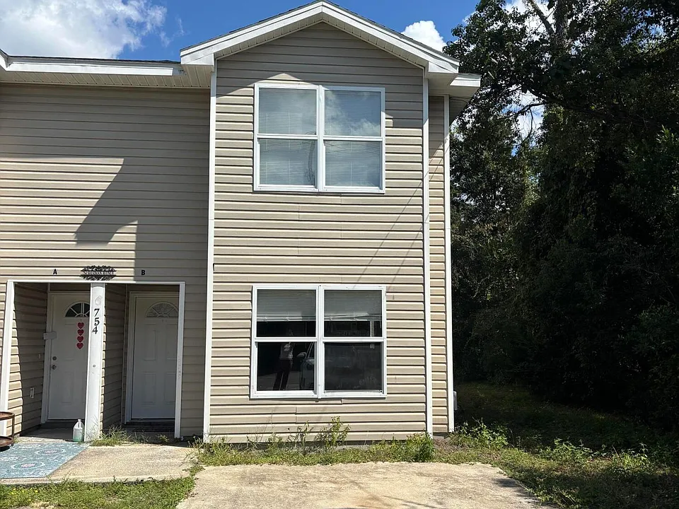 754 Sherman Ave #B