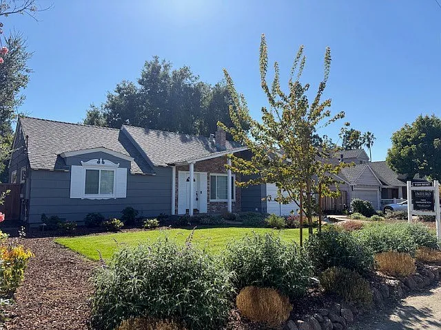 3 bed, 1382 sqft, $7,500 — Photo 3