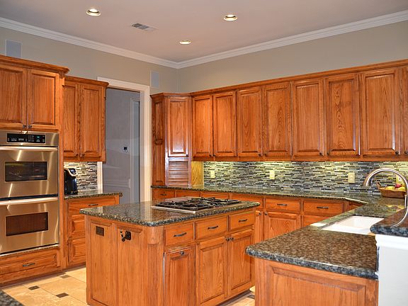 2nd image of 715 Dominion Dr