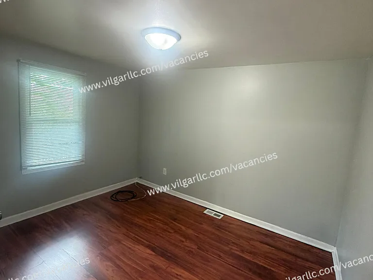 4842 Northcote Ave — Photo 11