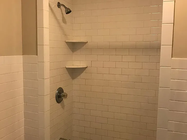 260 Ontario St — Photo 8