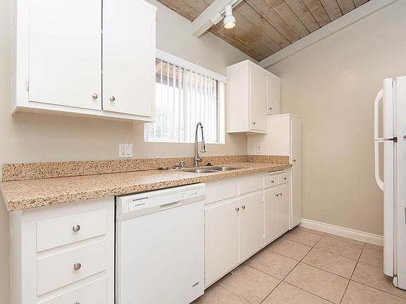 3rd image of 3911 Wade St APT 11