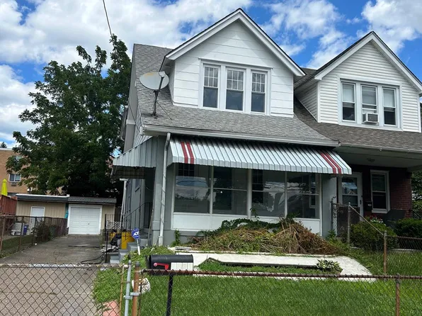 1821 Murray St, Philadelphia, PA 19115