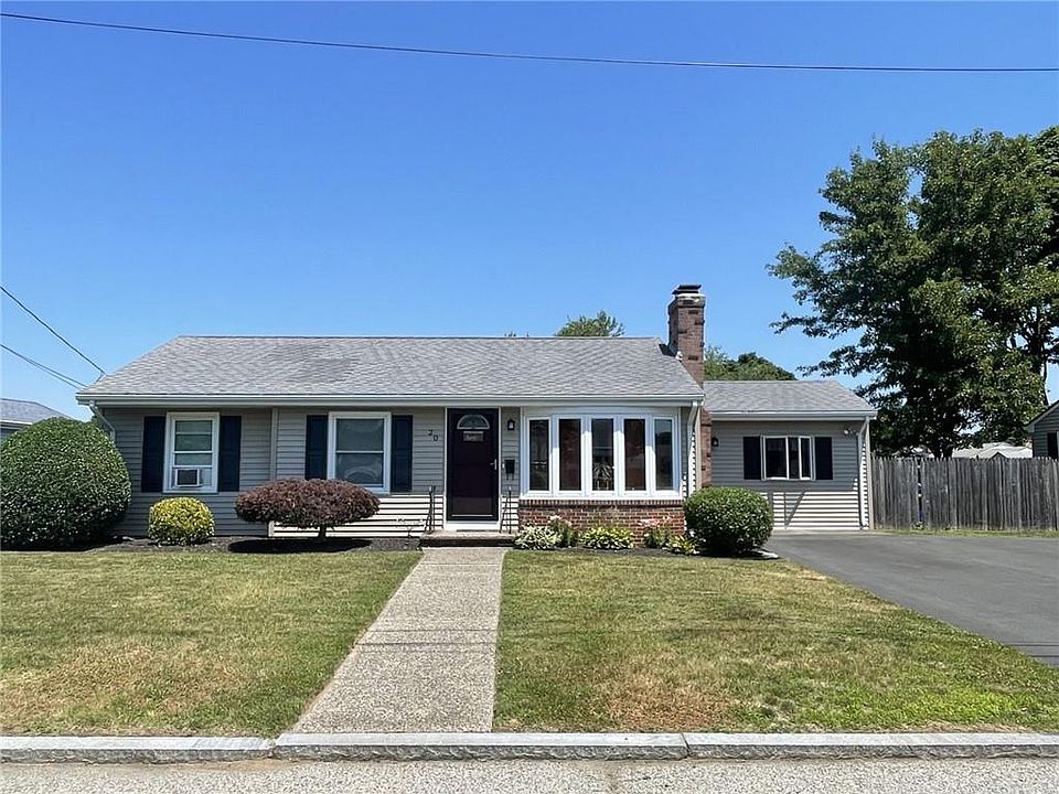 1st image of 20 Elmwood Dr E