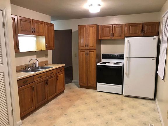 3rd image of 2905 Telhurst Ct