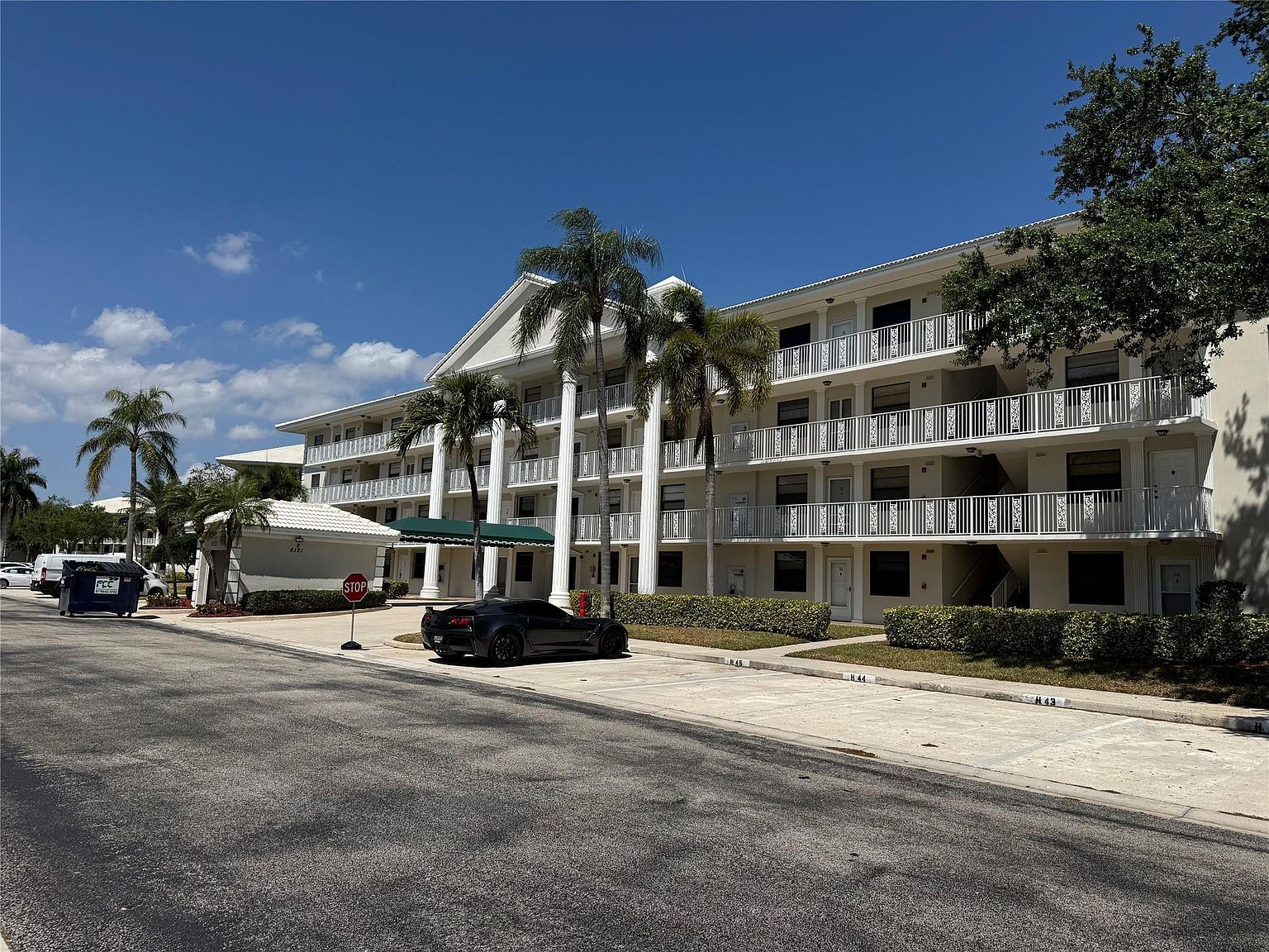 6121 Balboa Circle #306