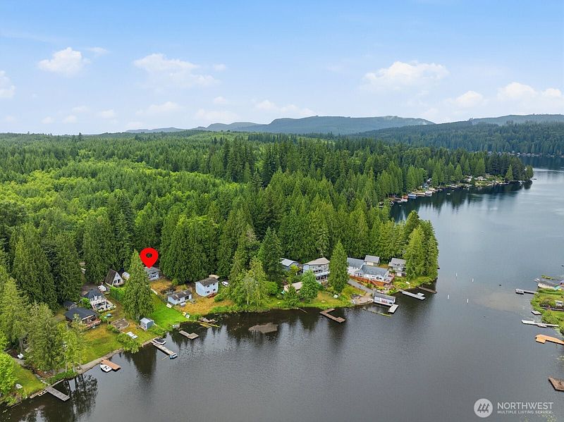2nd image of 829 SW Lake Roesiger Road
