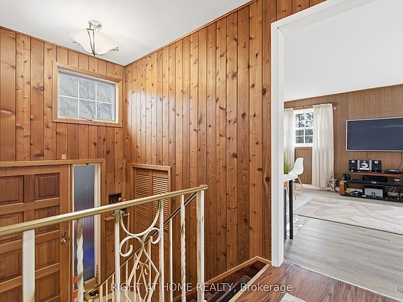 5th image of 313 Bowen Rd