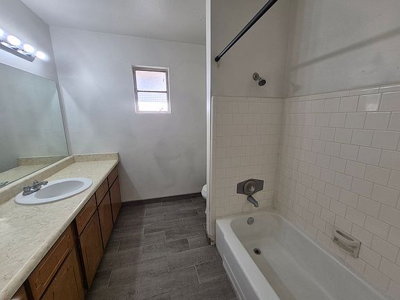 5th image of 222 E 30th St #15