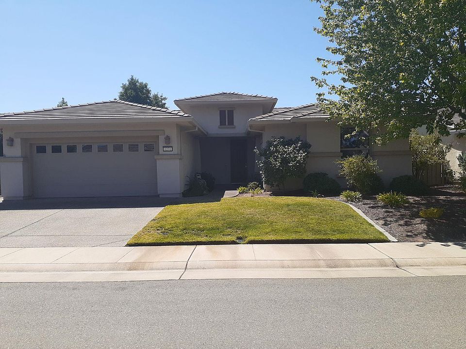 2nd image of 1271 Hawthorne Ln