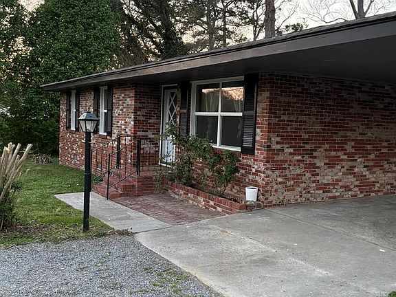 2nd image of 211 Tanglewood Dr NE