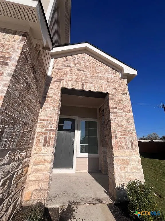 3 bed, 2.5 bath, 1713 sqft, $1,875 — Photo 3
