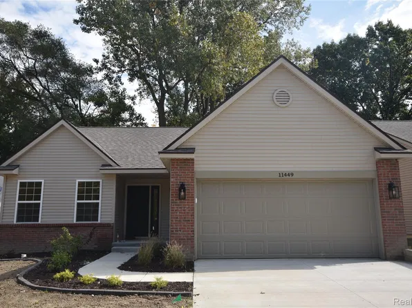 11469 Hidden Oaks Dr, Clio, MI 48420