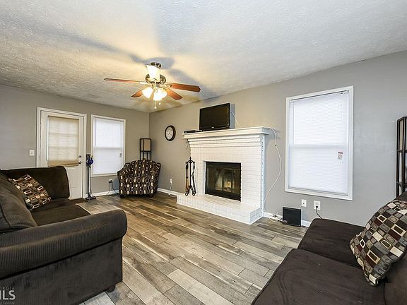5th image of 4660 Fox Hollow Ct