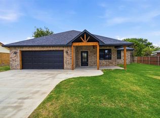 1318 SE Barclay Rd, Lawton, OK 73501