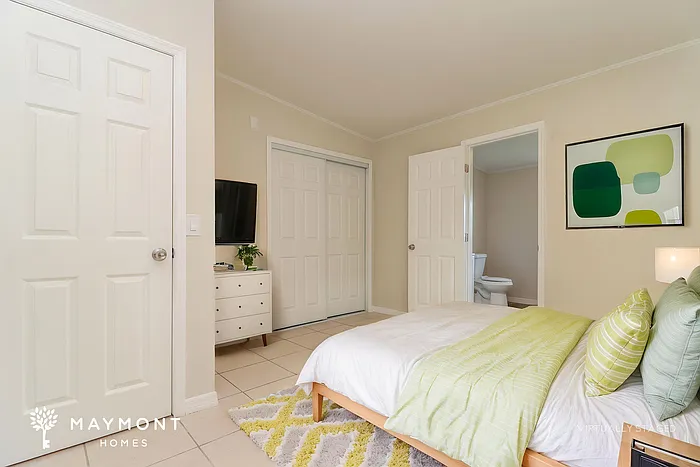 107 E Spruce St — Photo 11