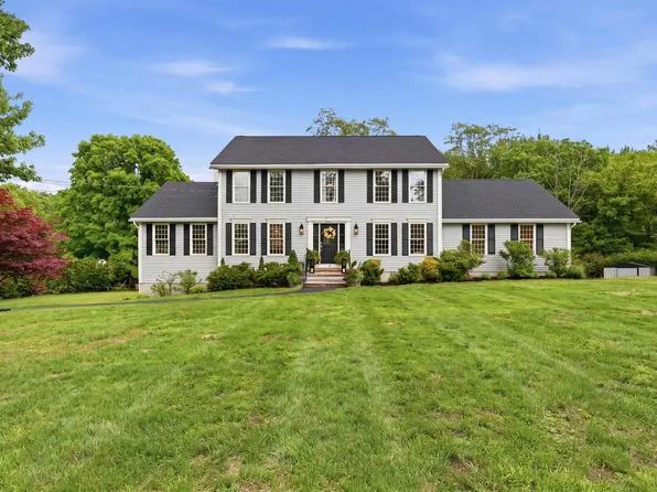 2 Emileo Lane, Salem, NH 03079