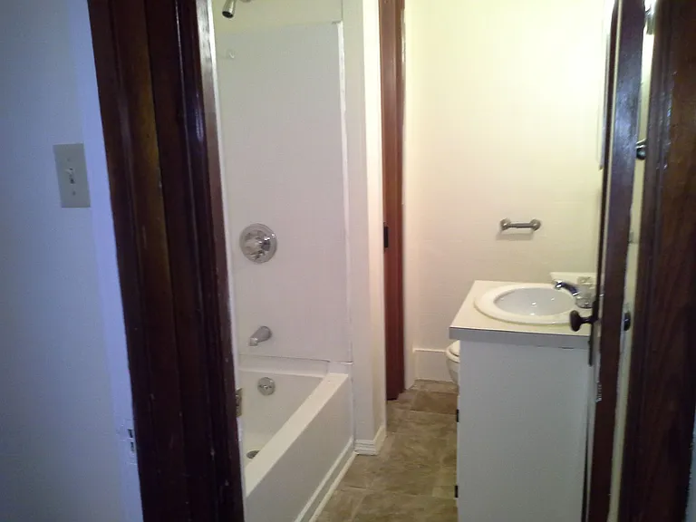 111-113 E Bald Eagle St — Photo 9