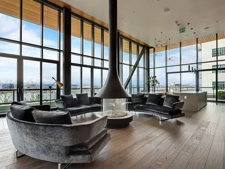 Channel House — Photo 16
