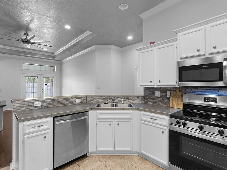 405 Harbor Oaks Dr — Photo 12