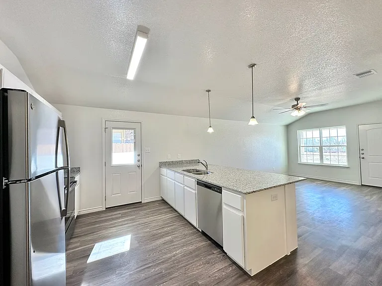 213 Dolphin Dr — Photo 8
