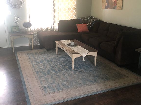 4th image of 502 N Village Ln