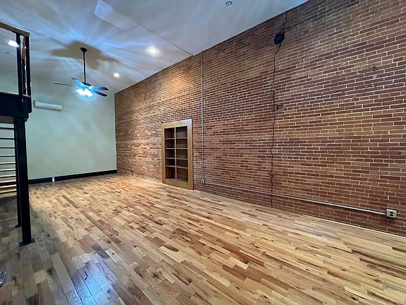 2nd image of 119-121 N 4th St #B