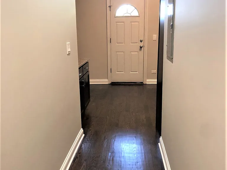 1758 W Montrose Ave #1 — Photo 13