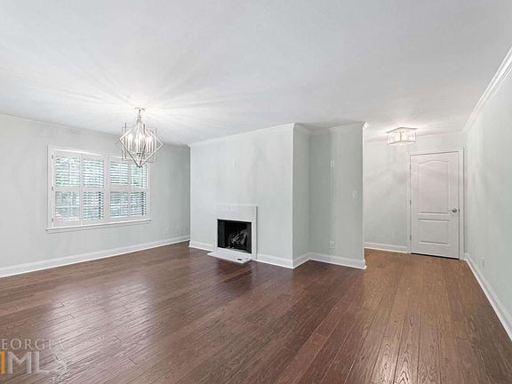 4th image of 69 Chaumont Sq NW