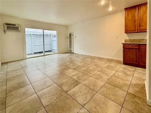 1001 E Grant St Unit D3, Santa Ana, CA 92701