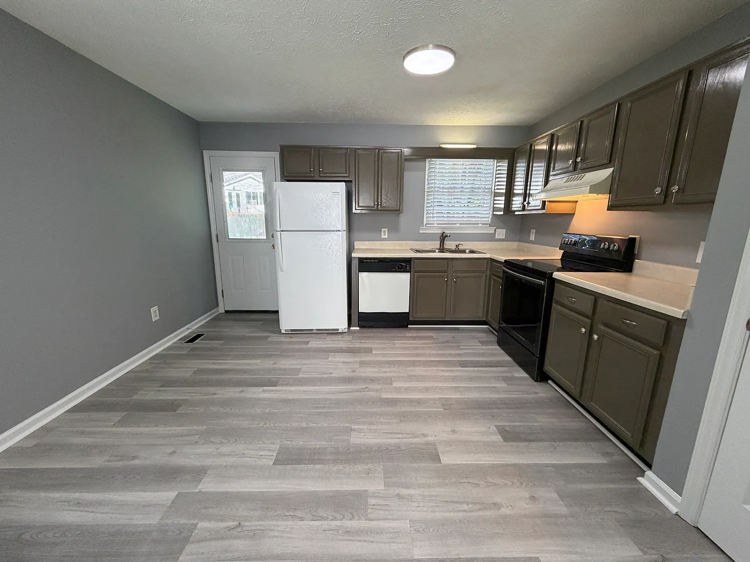 2 bed, 1087 sqft, $1,400 — Photo 3