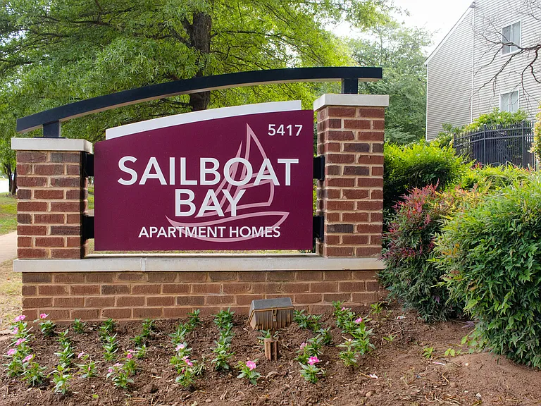 Sail Boat Bay — Photo 1