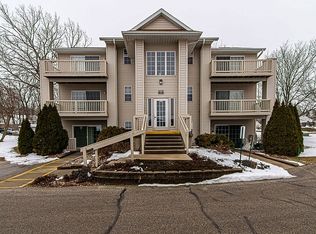 3503 E Avenue Brg, Cedar Rapids, IA 52405