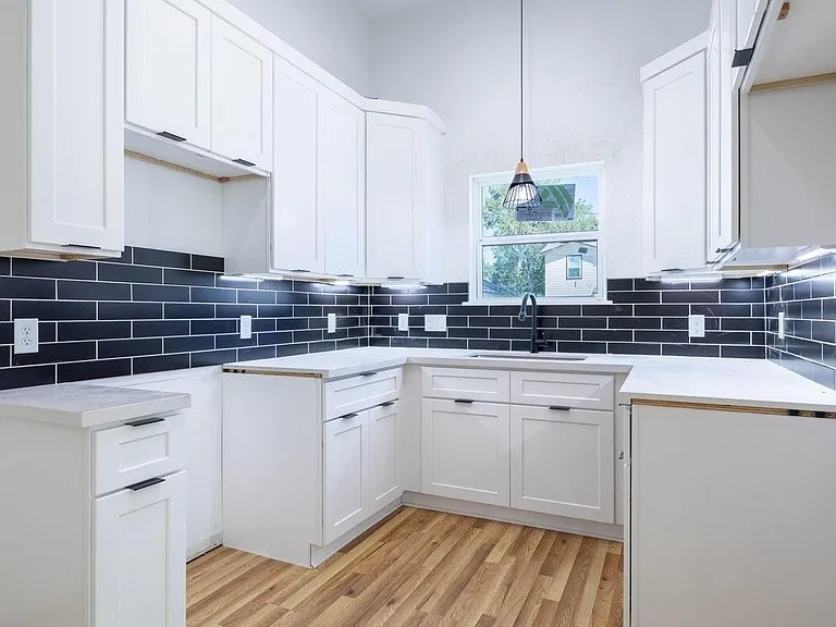 408 Armstrong St #B — Photo 8
