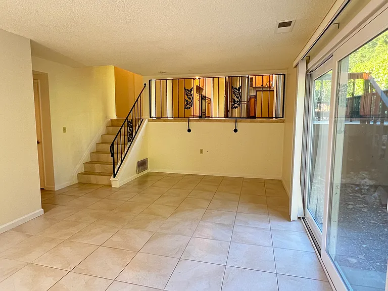 233 Calvin Pl — Photo 14