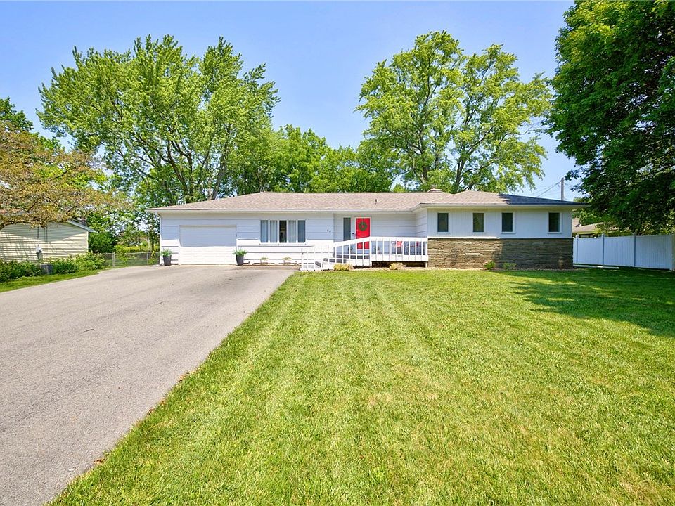 1st image of 44 Castle Acres Dr