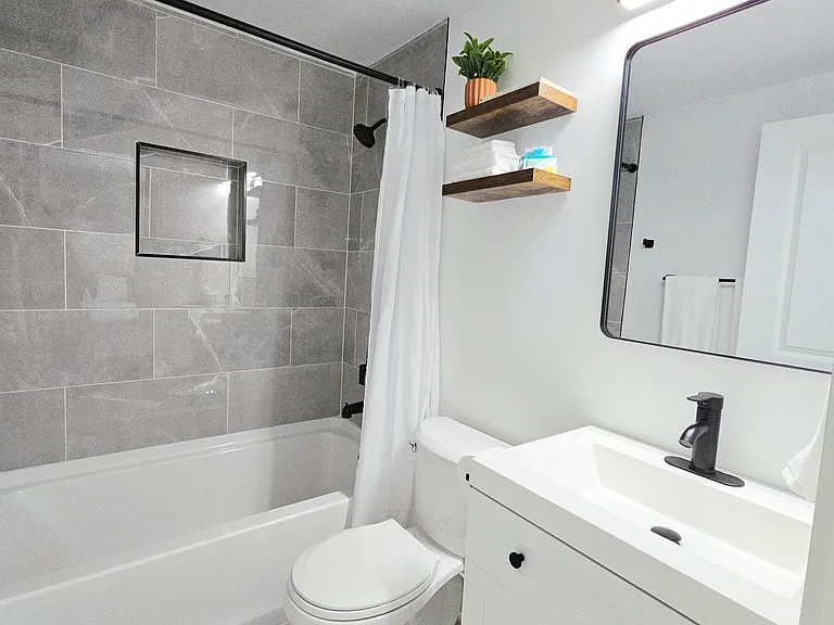 3209 Waltham Ave — Photo 14
