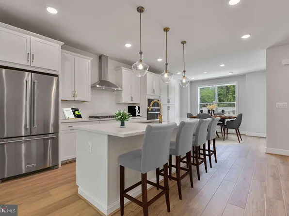 1609 Fellowship Sq, Reston, VA 20190