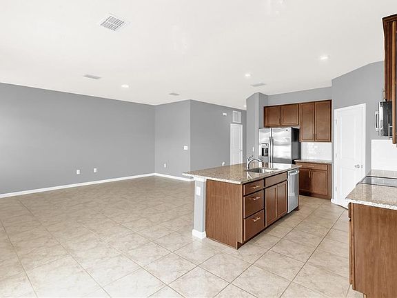 5th image of 29307 Meadowcroft Ave