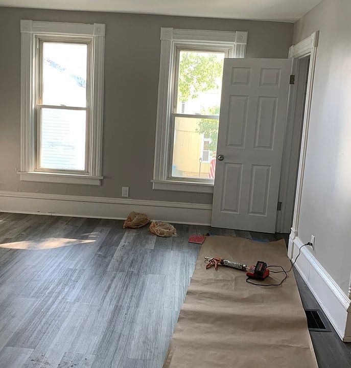 1st image of 377 W Galena Blvd